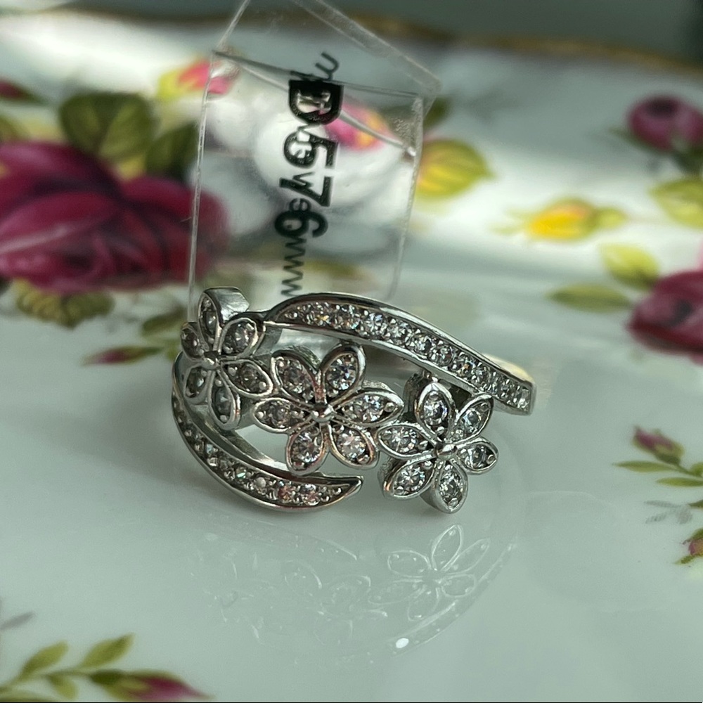 S925 silver ring with cubic zirconia flowers . Cocktail ring.